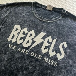 Ole Miss Rebels tee ⚡️